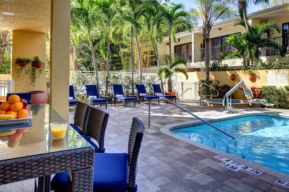 Hampton Inn Miami-Coconut Grove/Coral Gables Exterior photo